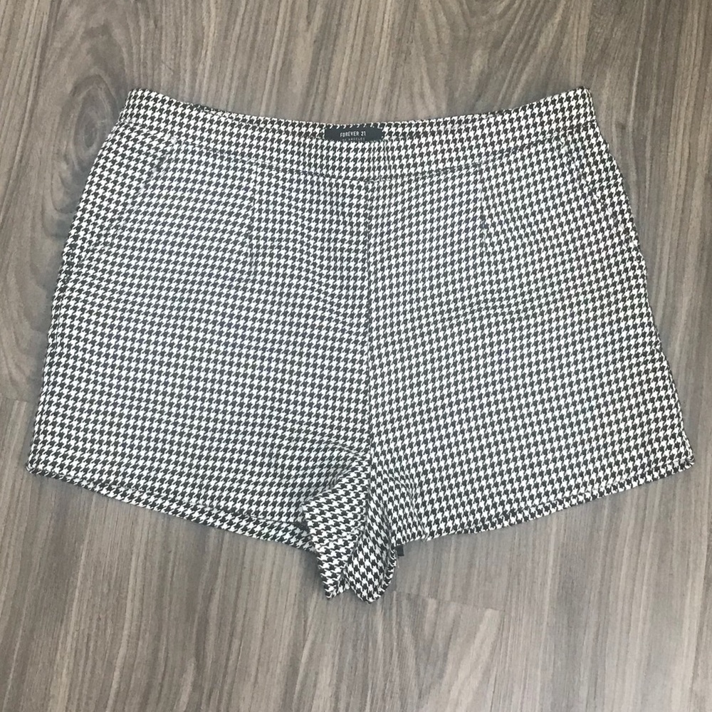 Forever 21 Houndstooth Shorts size 30